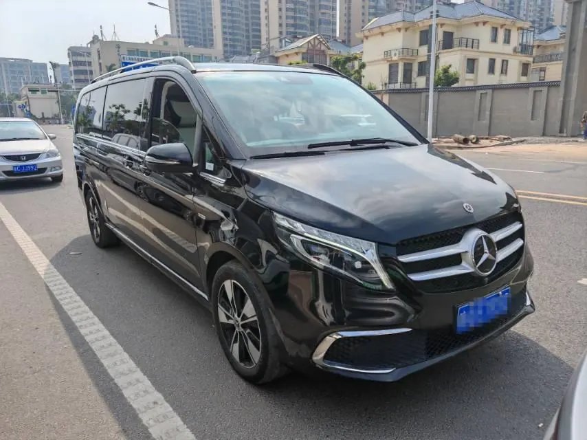 Mercedes Benz V 2022V 260 L 2.0T Premium Edition Automatic Gear 2