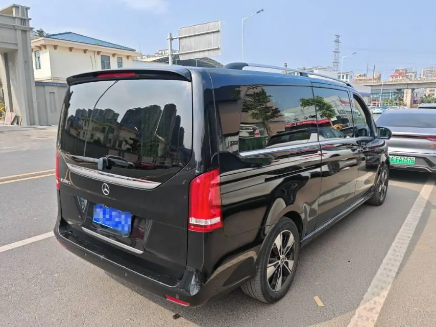 Mercedes Benz V 2022V 260 L 2.0T Premium Edition Automatic Gear 4