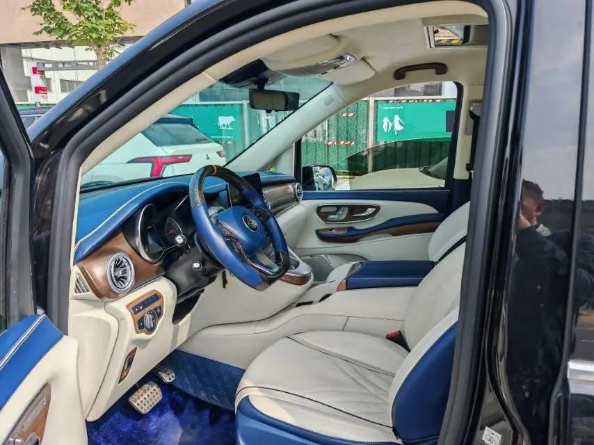 Mercedes Benz V 2022V 260 L 2.0T Premium Edition Automatic Gear 8