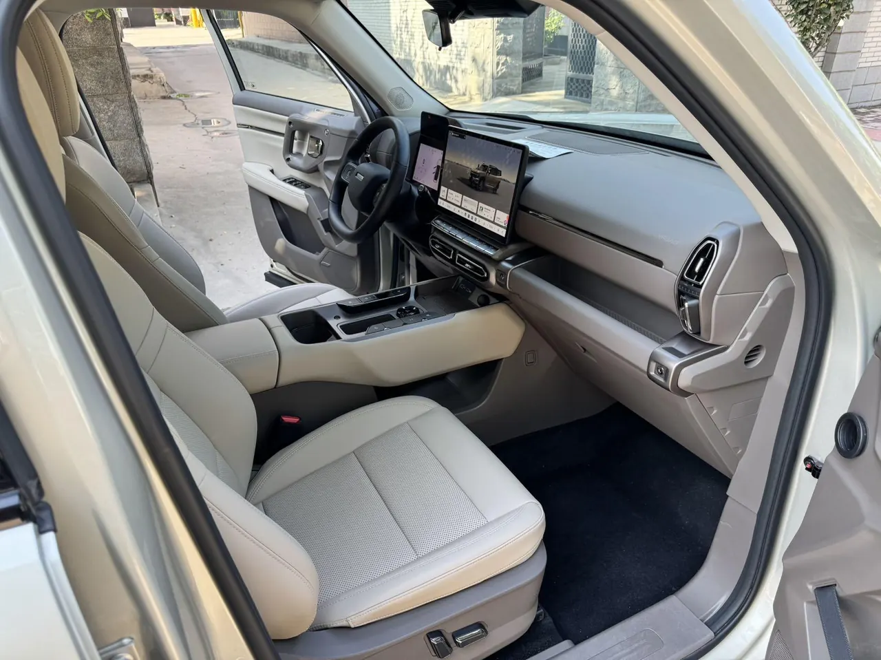 Haval 2026 big dog PLUS Hi4 1.5T 150km tidal wave electric version automatic gear 5