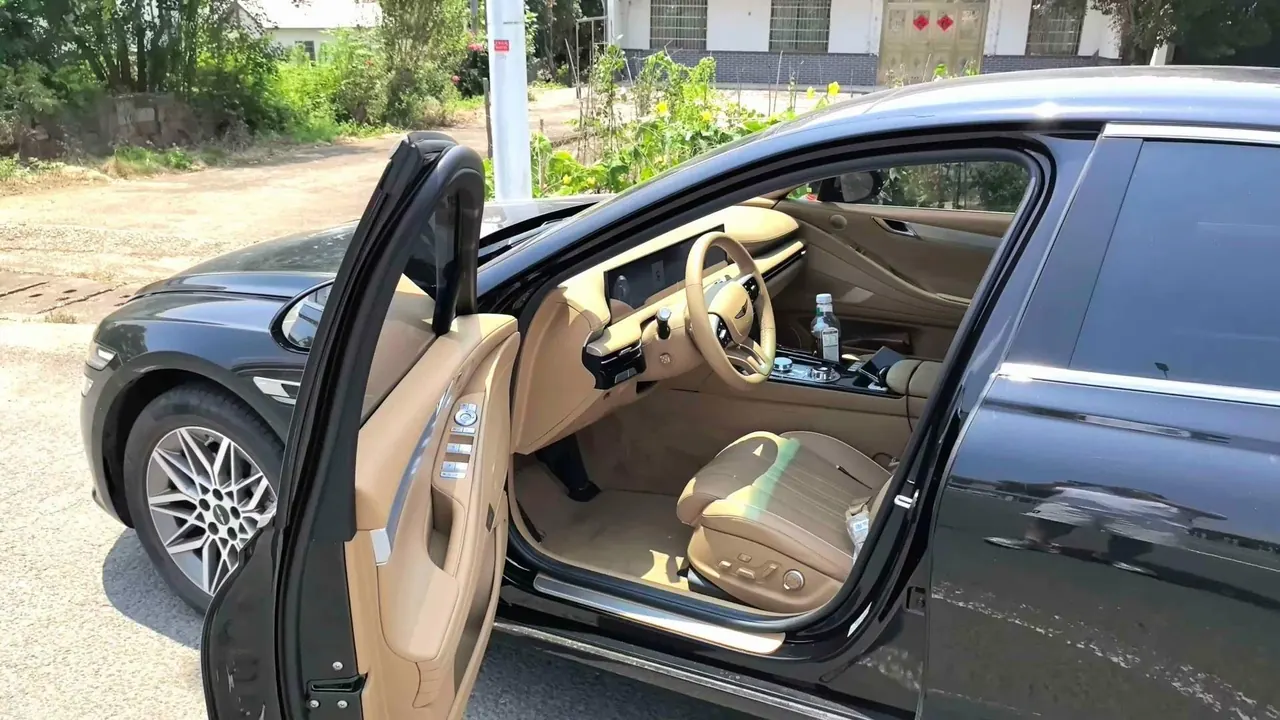 Genesis G80 (Imported) 2026 G80 2.5T Rear Drive Deluxe Automatic Gear 2