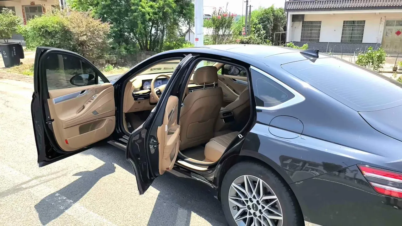 Genesis G80 (Imported) 2026 G80 2.5T Rear Drive Deluxe Automatic Gear 5