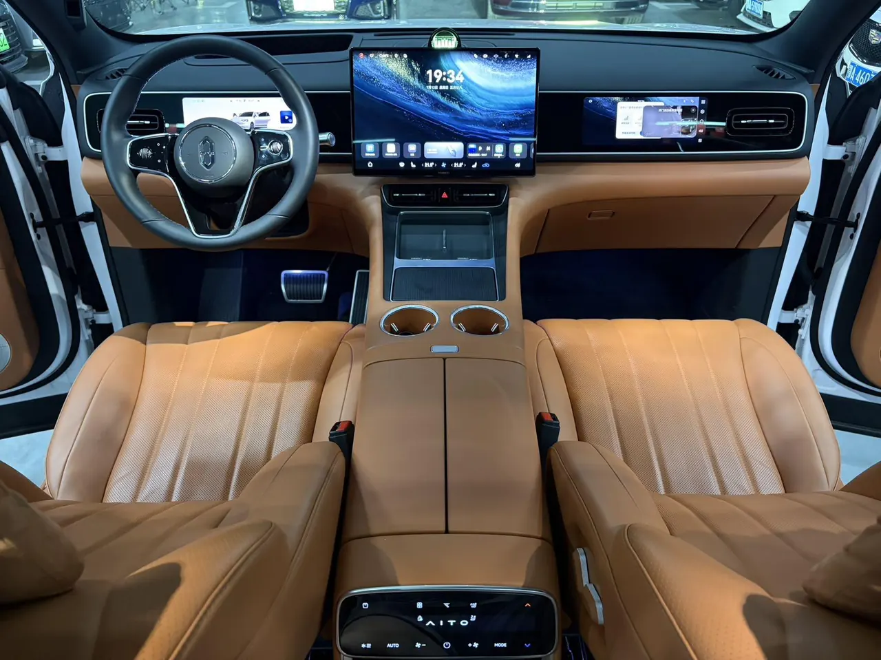 AITO 2026 AITO M7 extended range Ultra 4-wheel drive version 6 seats (192-line laser Radar) automatic gear 10