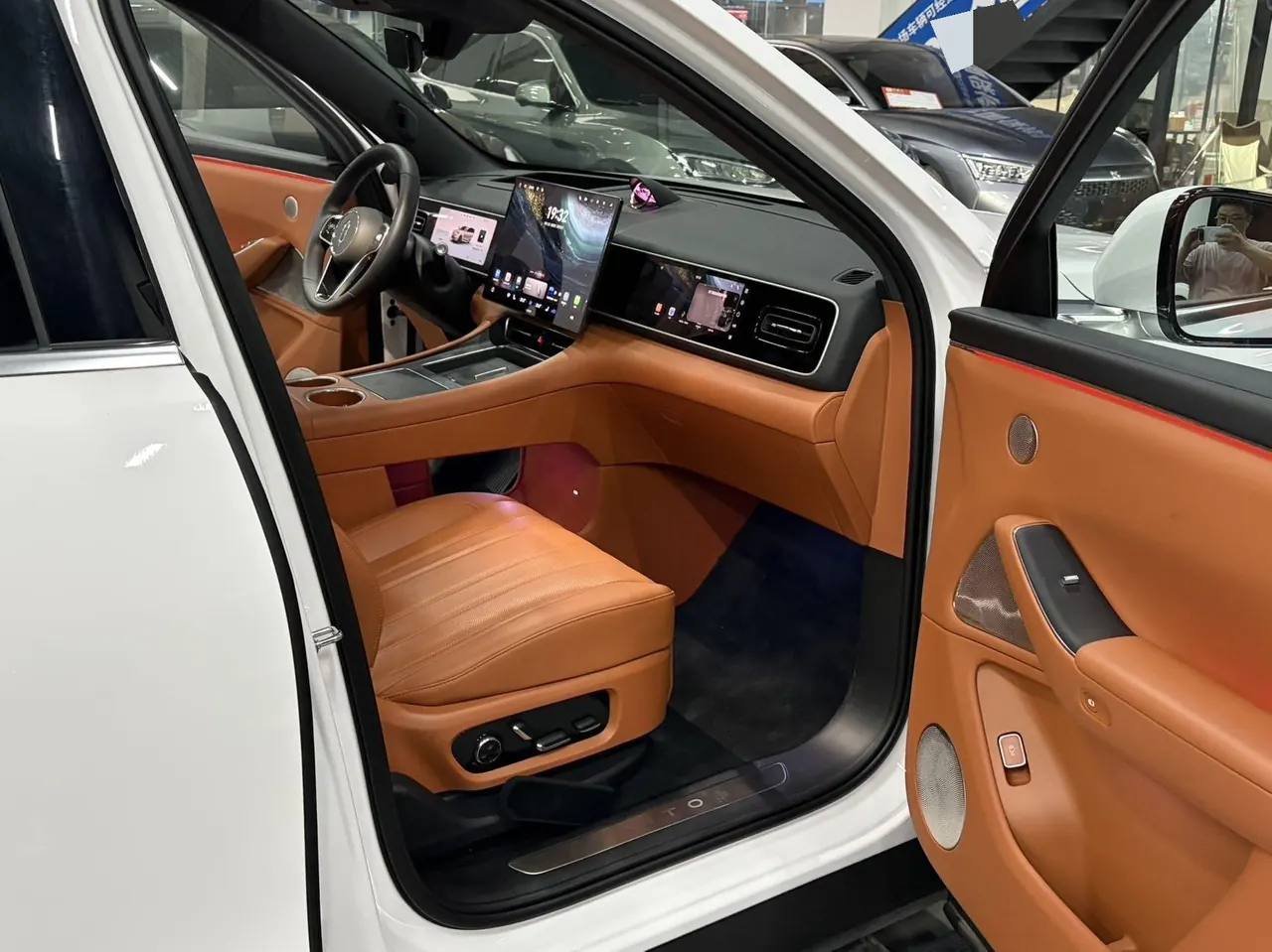 AITO 2026 AITO M7 extended range Ultra 4-wheel drive version 6 seats (192-line laser Radar) automatic gear 8