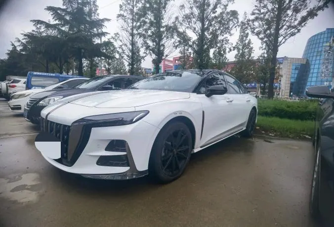 Open image lightbox: HongQi 2024 H6 2.0T Zhishang Edition Automatic Gear