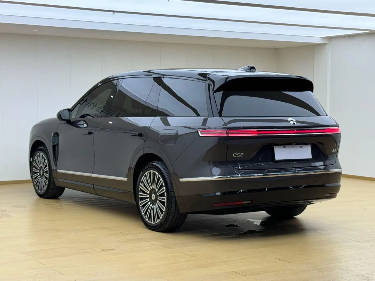 NIO 2026 ES8 6-seat executive deluxe automatic gear 11