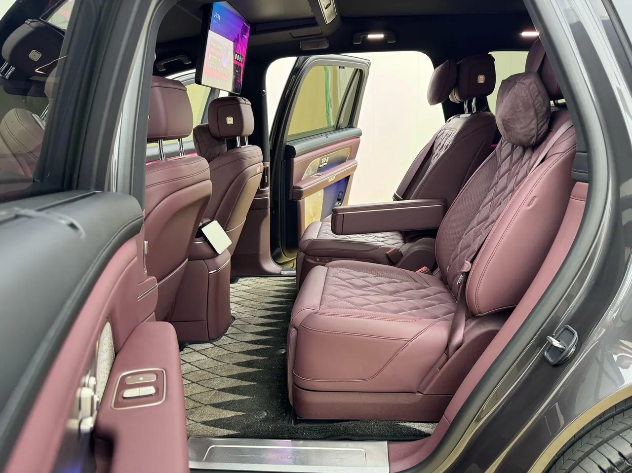 NIO 2026 ES8 6-seat executive deluxe automatic gear 7