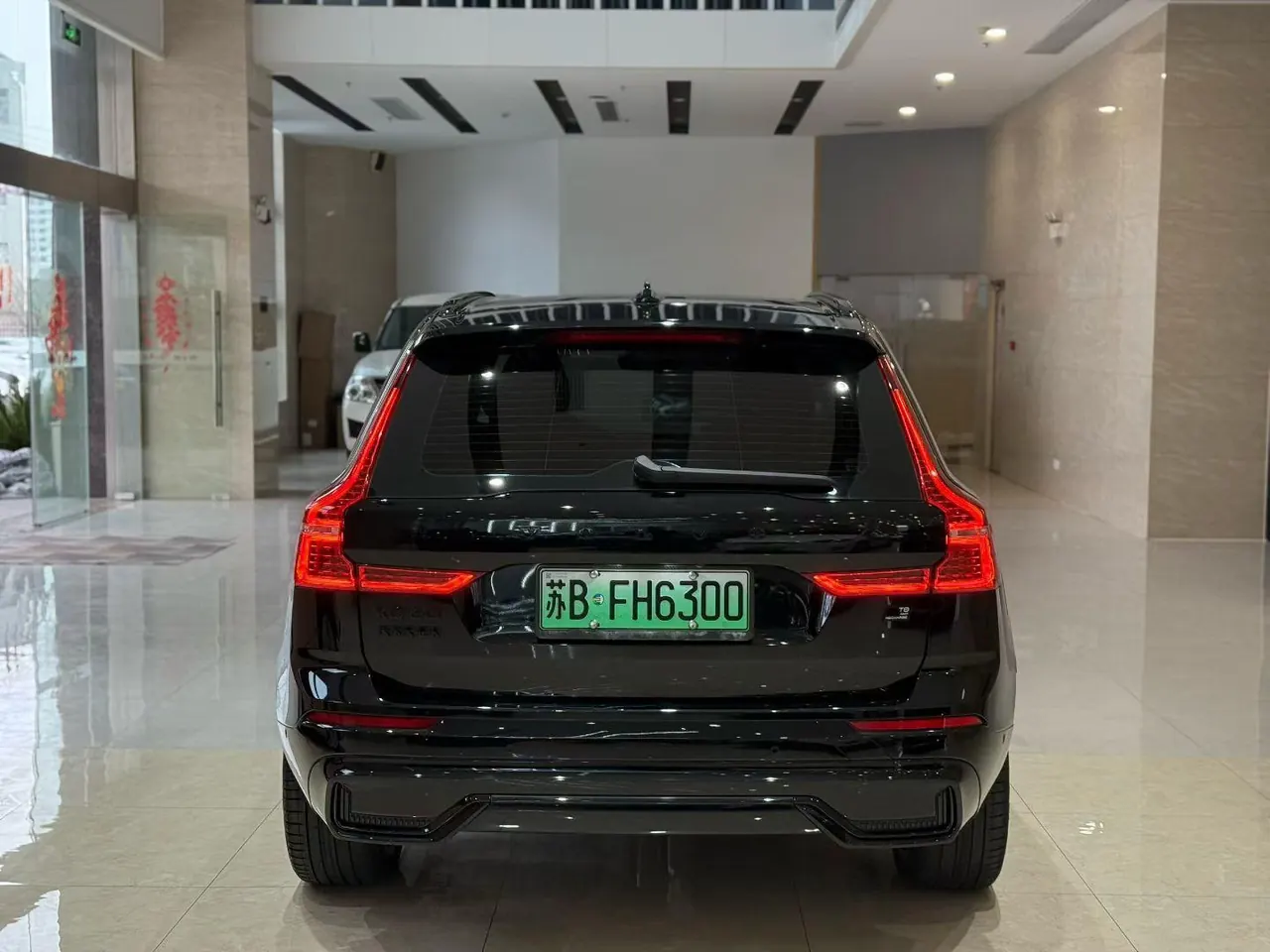 Volvo XC60 New Energy 2025 XC60 PHEV 2.0T Long Endurance Four-wheel Drive Zhiyuan Extreme Night Edition Automatic Gear 5
