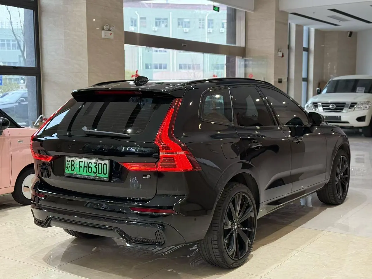 Volvo XC60 New Energy 2025 XC60 PHEV 2.0T Long Endurance Four-wheel Drive Zhiyuan Extreme Night Edition Automatic Gear 6