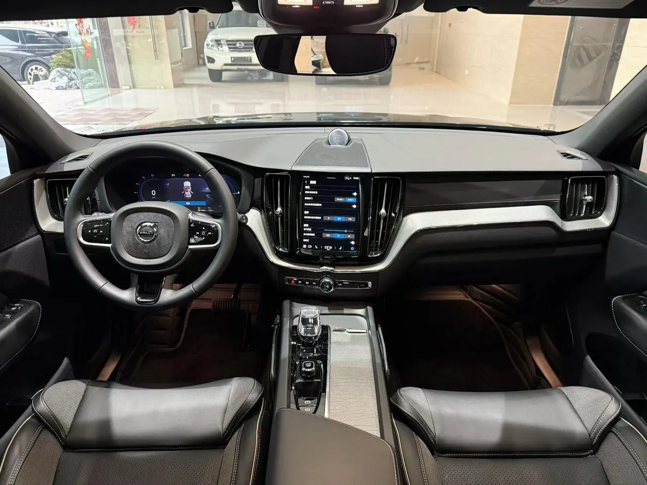 Volvo XC60 New Energy 2025 XC60 PHEV 2.0T Long Endurance Four-wheel Drive Zhiyuan Extreme Night Edition Automatic Gear 8