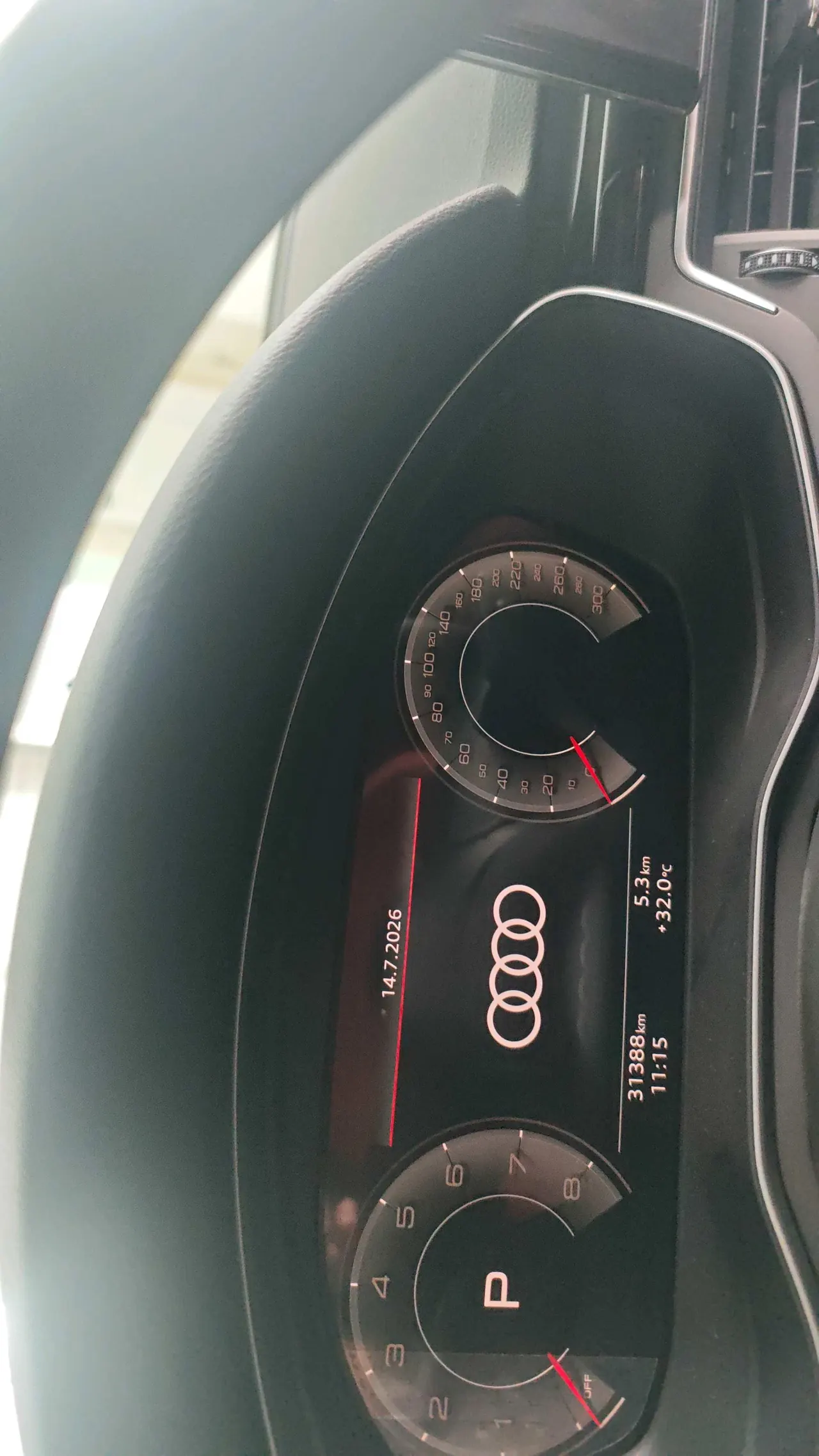 Audi 2024 A4L 2.0TFSI 40TFSI Deluxe Dynamic Automatic 8