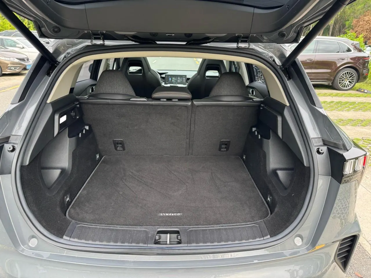 LYNK&amp;CO 2020 LYNK&amp;CO 06 PHEV 1.5TD Plus Automatic 4