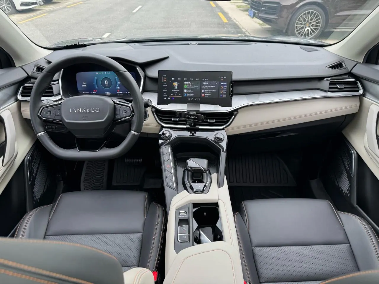 LYNK&amp;CO 2020 LYNK&amp;CO 06 PHEV 1.5TD Plus Automatic 6