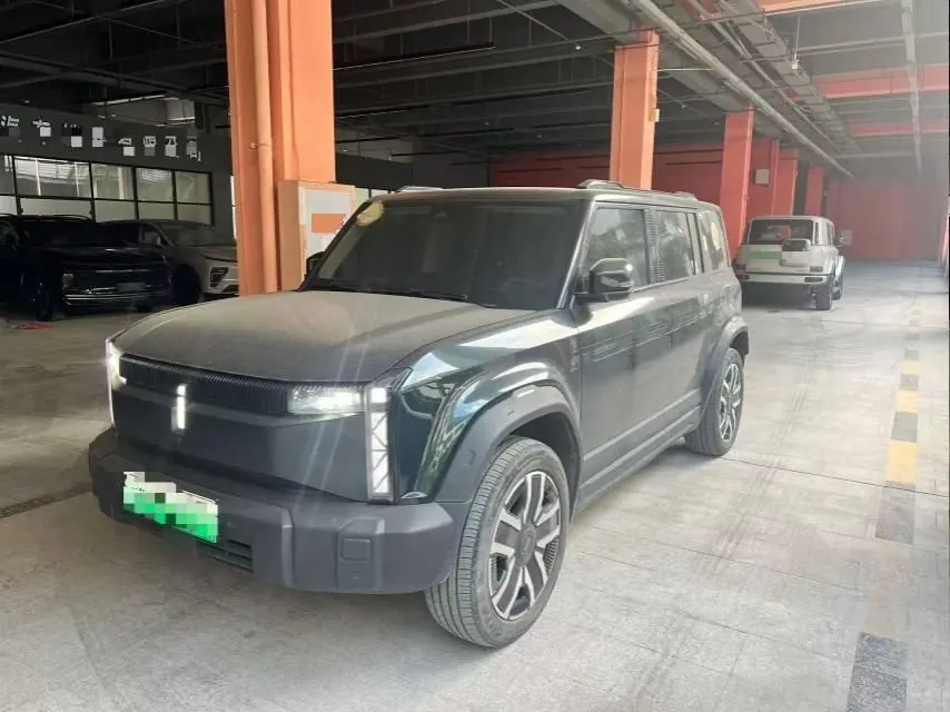 Open image lightbox: ICAR 2024 iCAR 03 472km 4-wheel drive long endurance automatic gear