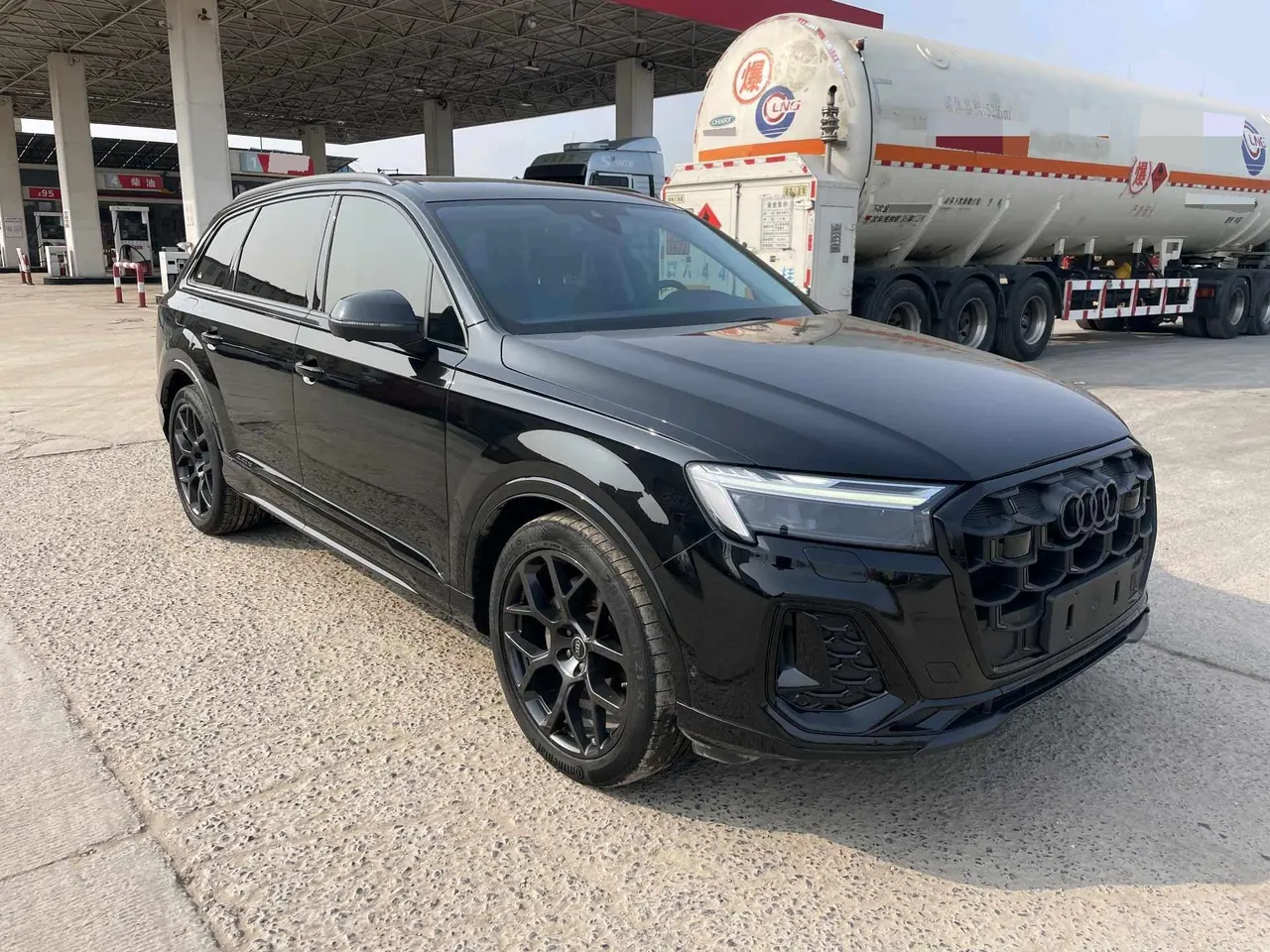 Audi Q7 (Imported) 2024 Q7 2.0TFSI 45TFSI Quattro S line Black Samurai Automatic Gear 3