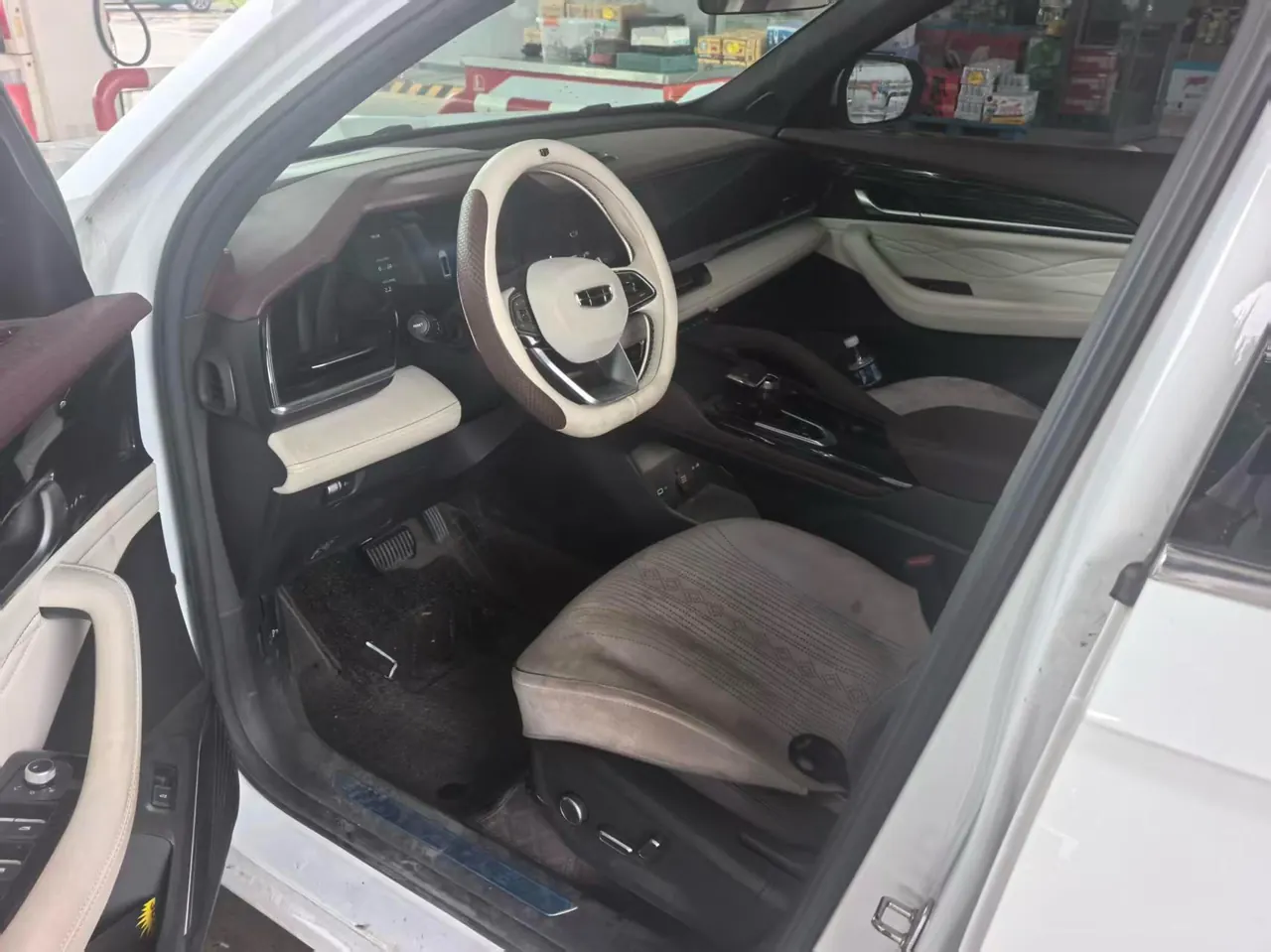 Geely 2024 XingyueL (Monjaro) 2.0TD high-power two-wheel drive cloud version automatic gear 2