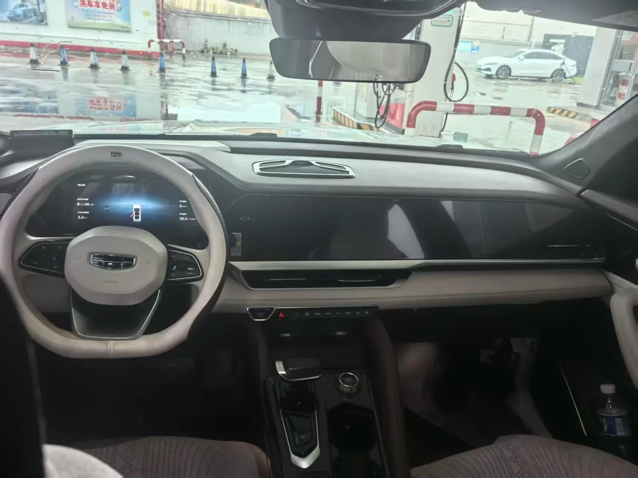 Geely 2024 XingyueL (Monjaro) 2.0TD high-power two-wheel drive cloud version automatic gear 3
