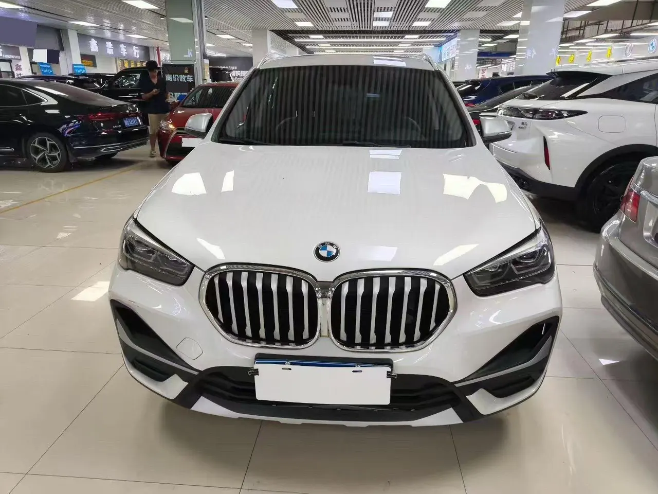 BMW 2022 X1 sDrive20Li 1.5T exclusive automatic gear 2