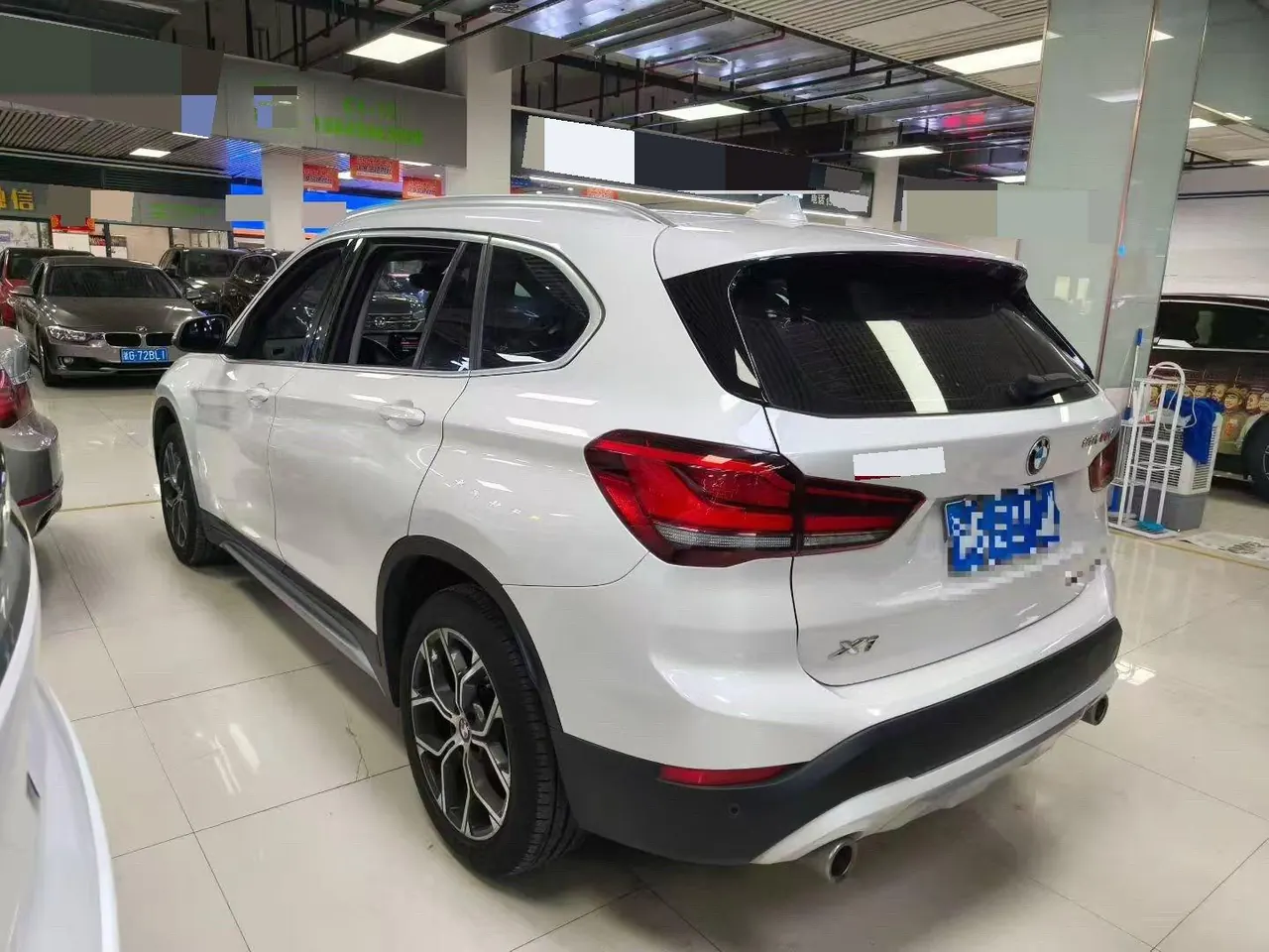 BMW 2022 X1 sDrive20Li 1.5T exclusive automatic gear 4