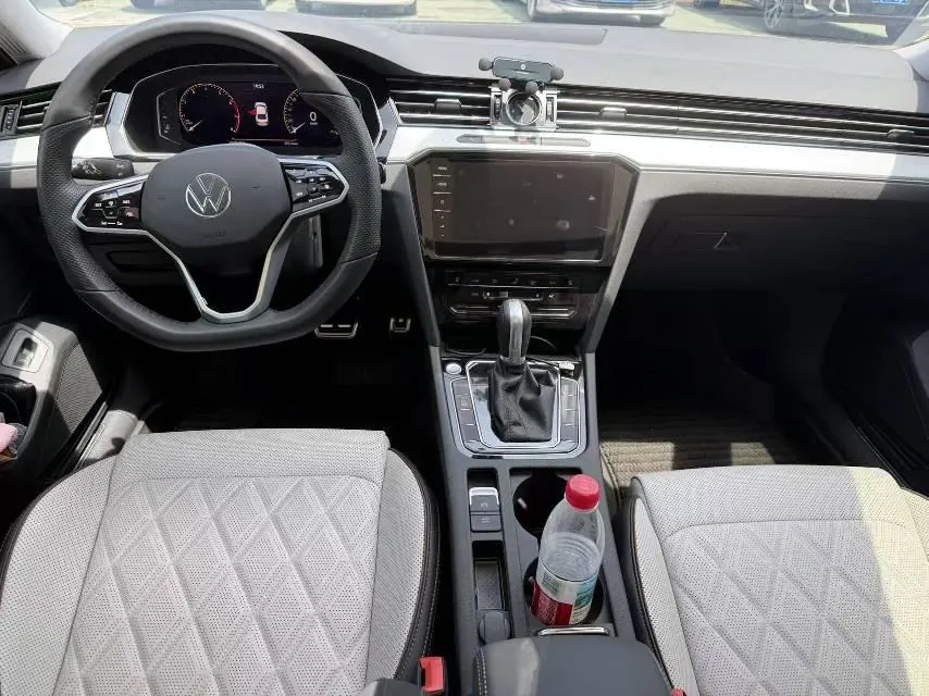 Volkswagen 2024 Magotan 2.0TSI 330TSI 2 million luxury automatic gear 4
