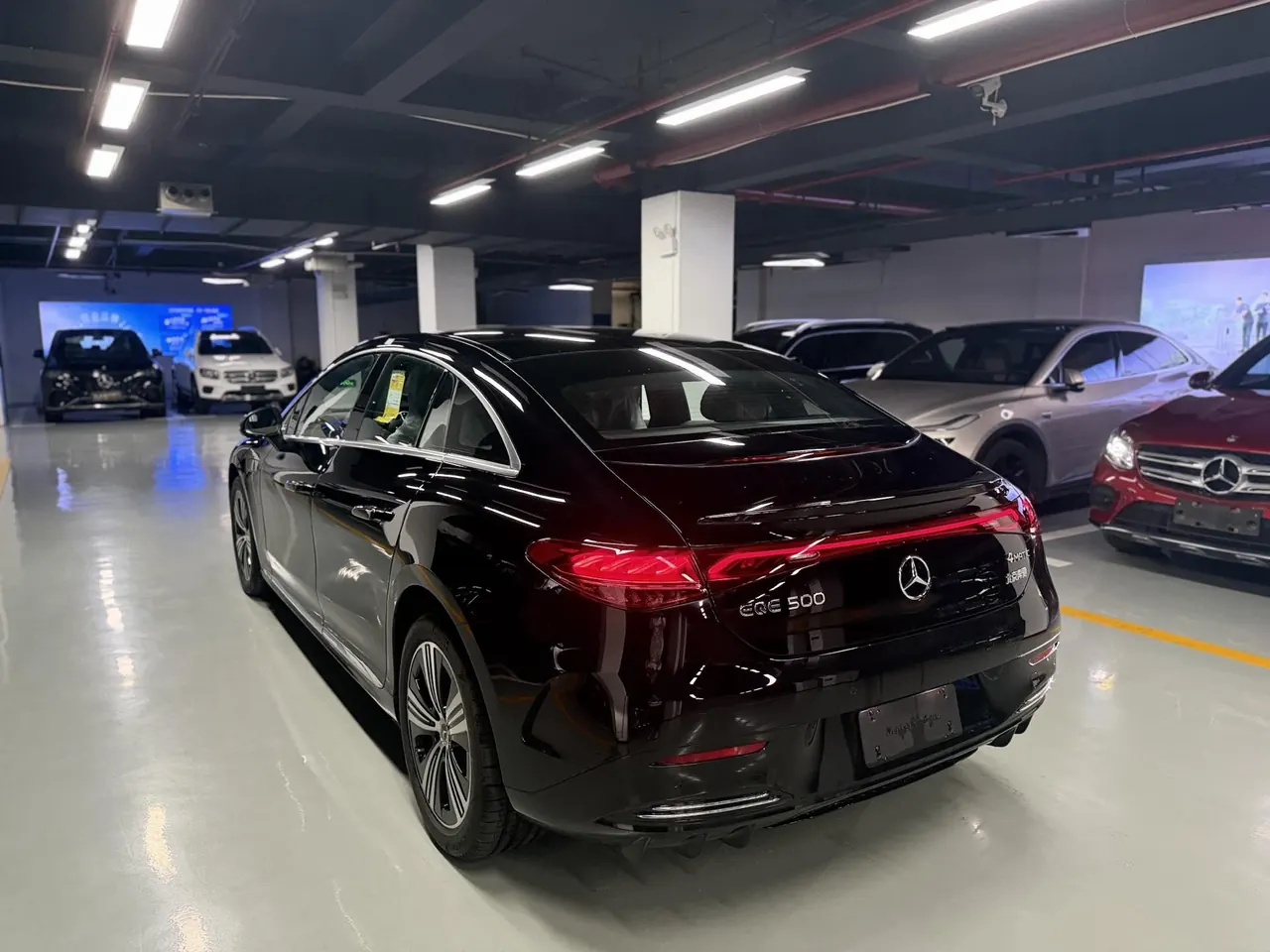 Mercedes Benz 2025 EQE 500 4MATIC EQE 500 4MATIC Deluxe Edition Automatic Gear 3