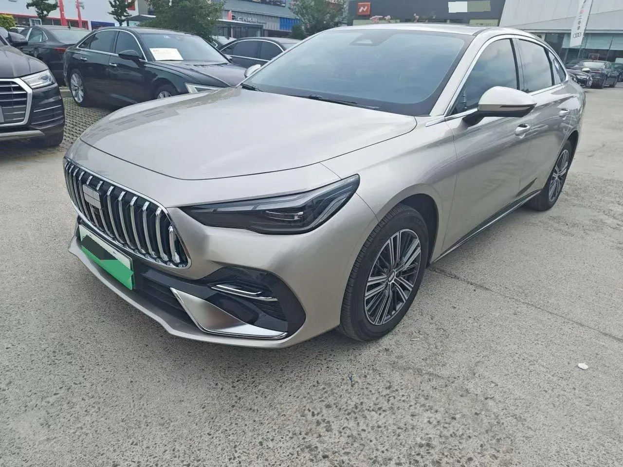 Открыть галерею: Geely Galaxy 2025 xingyao 6 EM-i 1.5 125km exploration version automatic gear