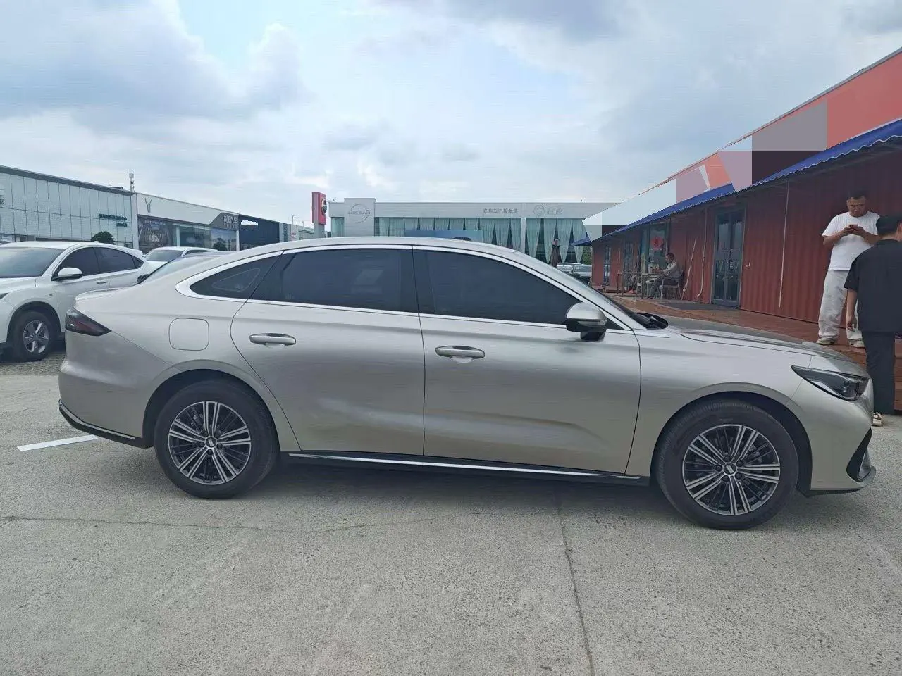 Geely Galaxy 2025 xingyao 6 EM-i 1.5 125km exploration version automatic gear 4
