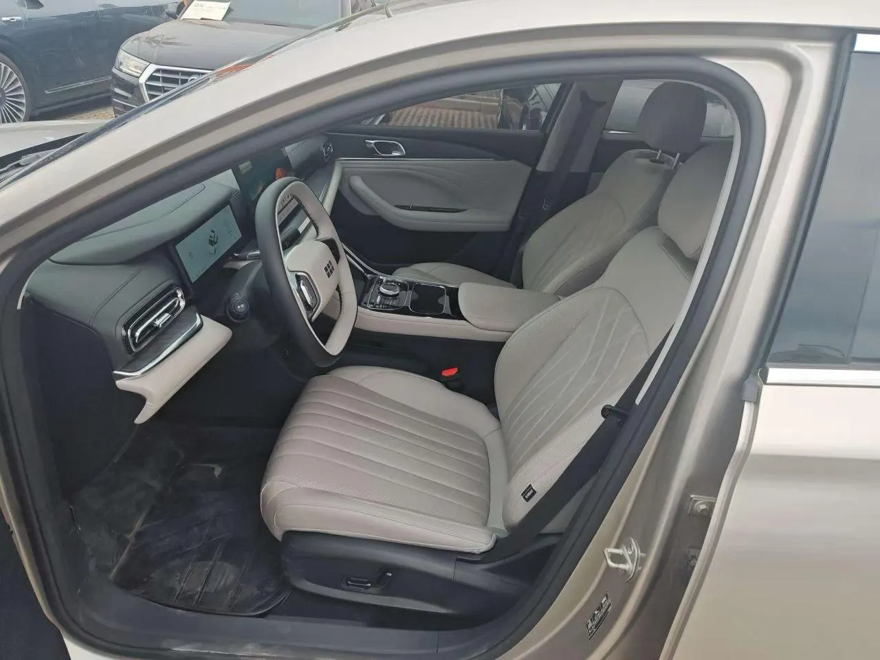 Geely Galaxy 2025 xingyao 6 EM-i 1.5 125km exploration version automatic gear 5