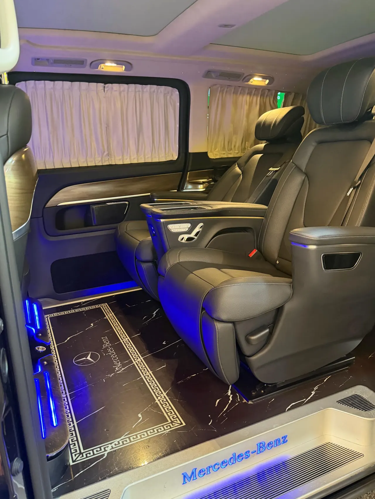 Mercedes Benz V 2020V 260 L 2.0T Deluxe Edition Automatic Gear 5