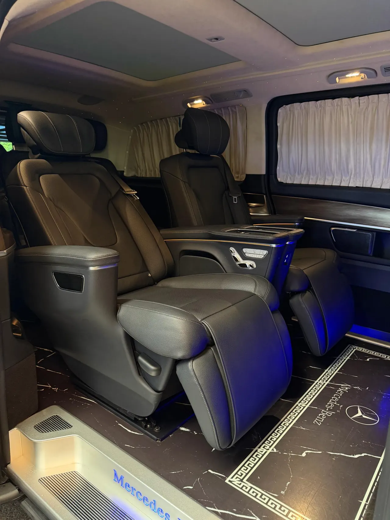 Mercedes Benz V 2020V 260 L 2.0T Deluxe Edition Automatic Gear 7