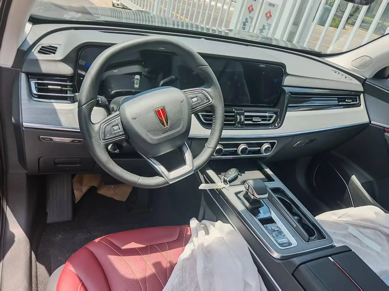 HongQi 2025 HS5 2.0T Two-Drive Flag Enjoy Pro Edition Automatic Gear 5