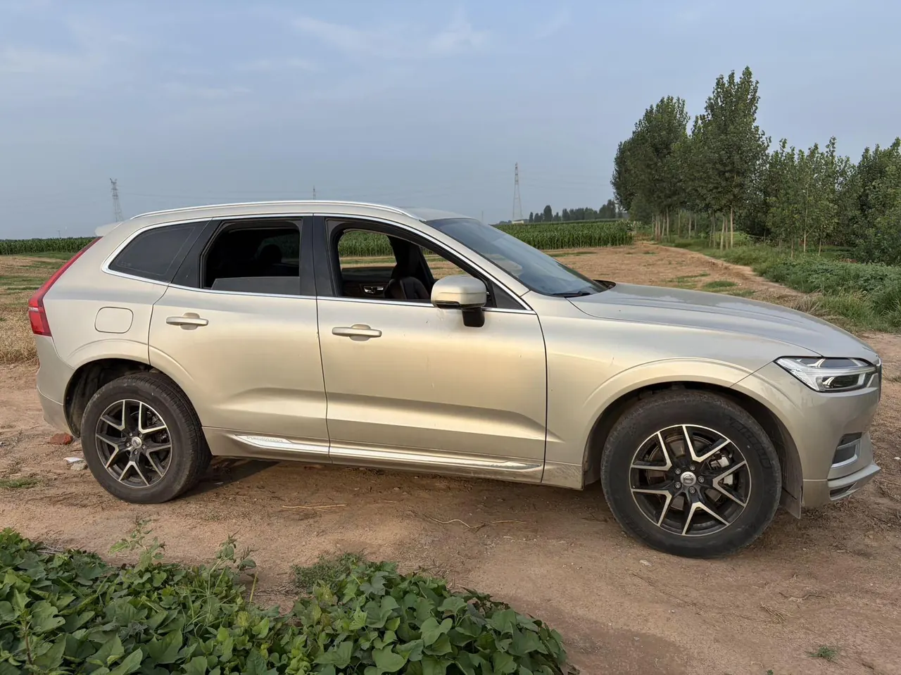 Volvo 2020 XC60 2.0T T5 4-wheel drive smart luxury automatic gear 3