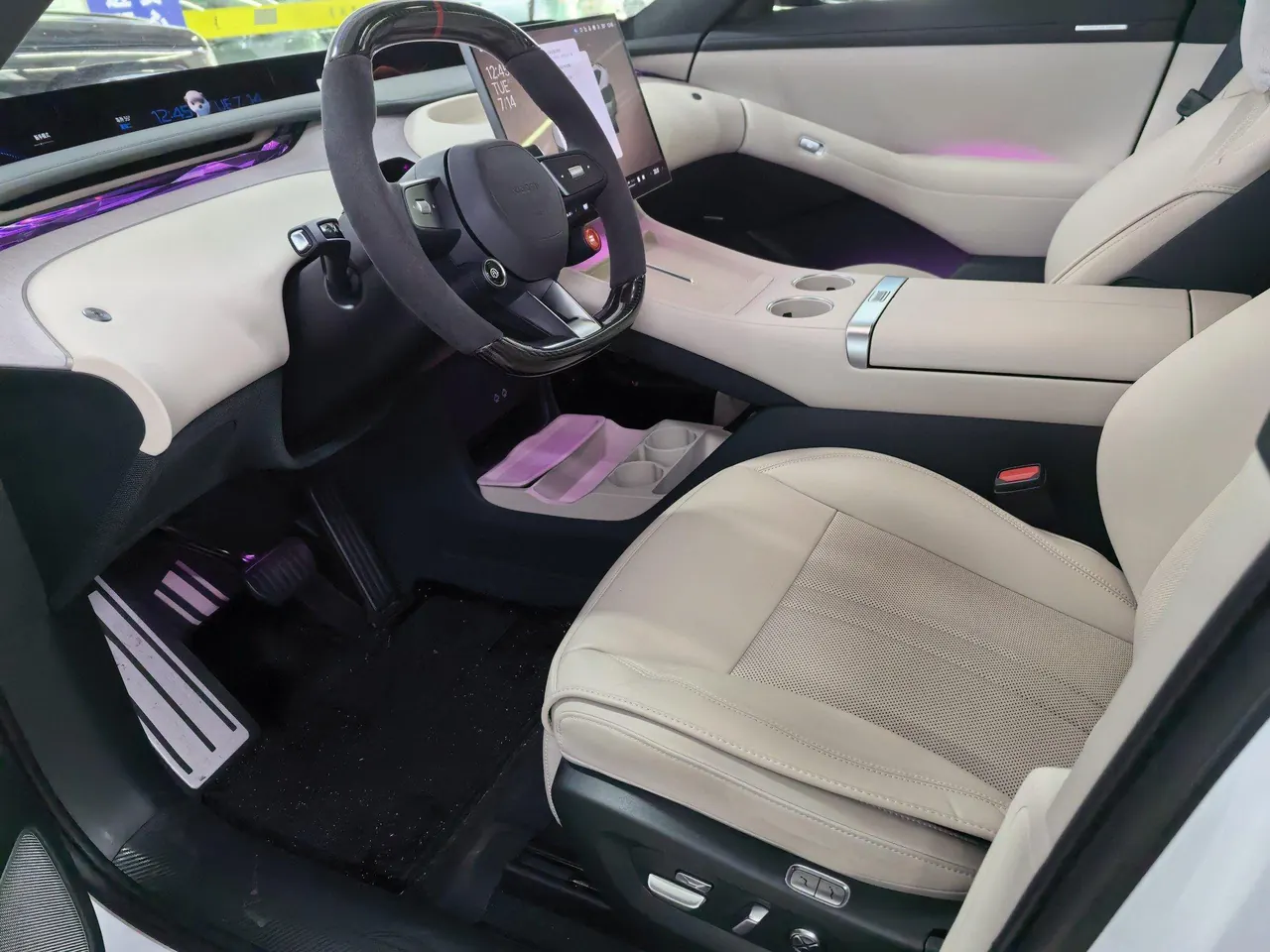 MI 2025 YU7 Long Endurance High Performance Four-wheel Drive Max Edition Automatic Gear 3