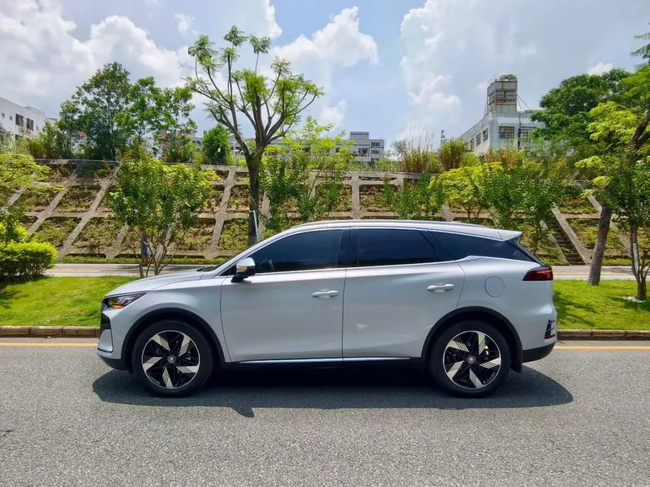 BYD Tang New Energy 2024 Tang DM-i 1.5T Stepless Champion Edition 200KM Exclusive Automatic Gear 3