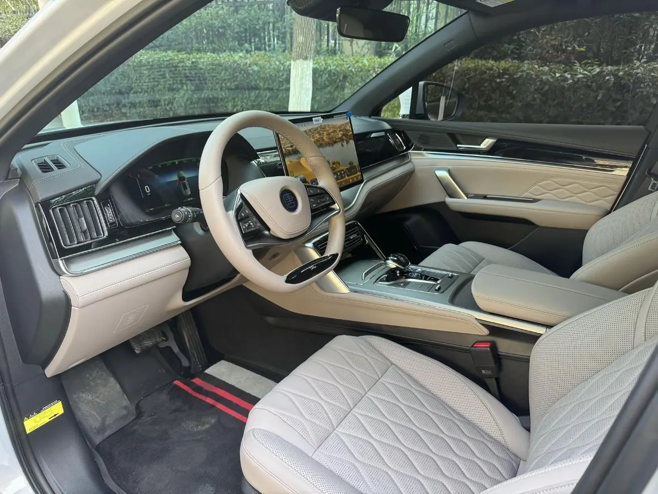 BYD Tang New Energy 2024 Tang DM-i 1.5T Stepless Champion Edition 200KM Exclusive Automatic Gear 7
