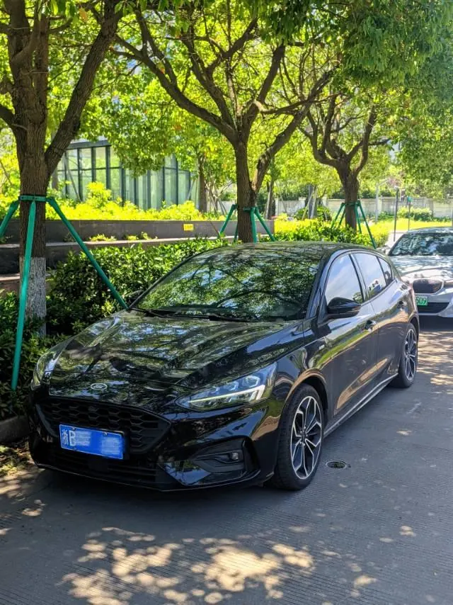 Открыть галерею: Ford 2020 Fox-hatchback 1.5T EcoBoost 180 ST Line Automatic