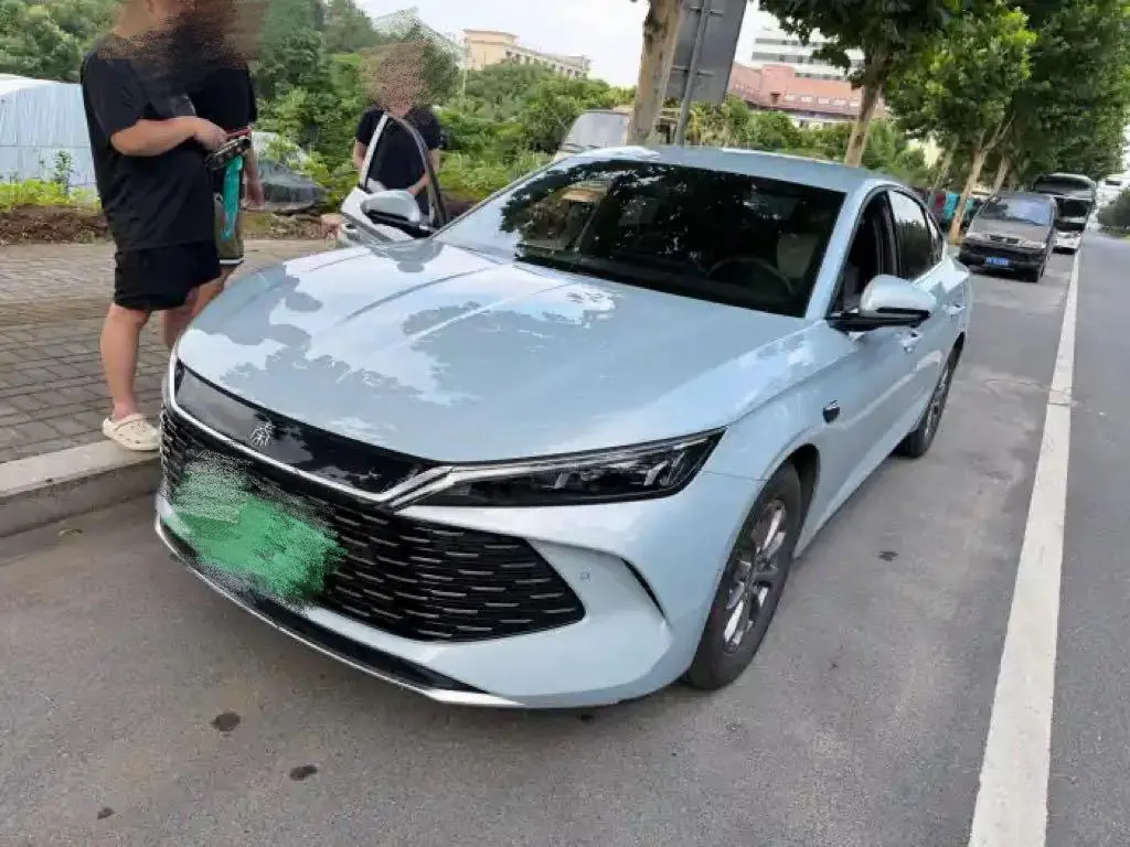 BYD 2025 Qin L DM-i 1.5 stepless smart driving version 80KM leading automatic gear - View 1