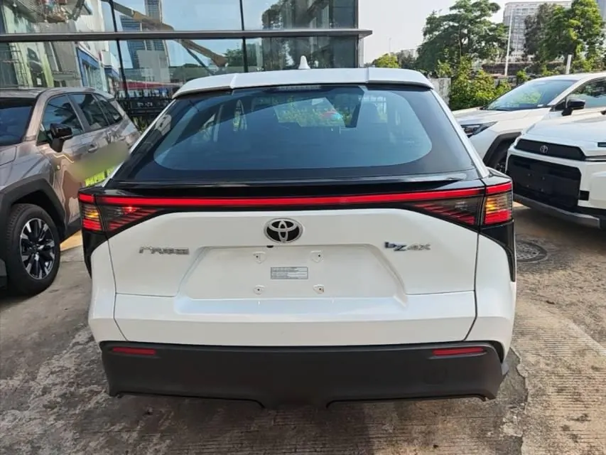 Toyota 2025 Platinum Intelligence 4X 615 Air Edition Automatic Gear 4
