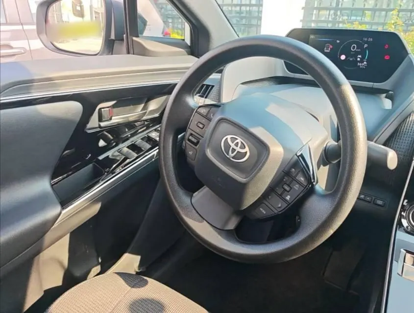 Toyota 2025 Platinum Intelligence 4X 615 Air Edition Automatic Gear 9