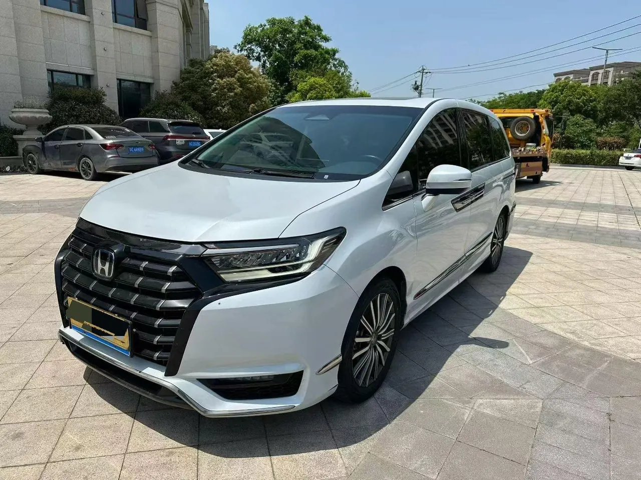 Open image lightbox: Honda 2024 Alishen e:HEV 2.0 Stepless Deluxe Automatic Gear