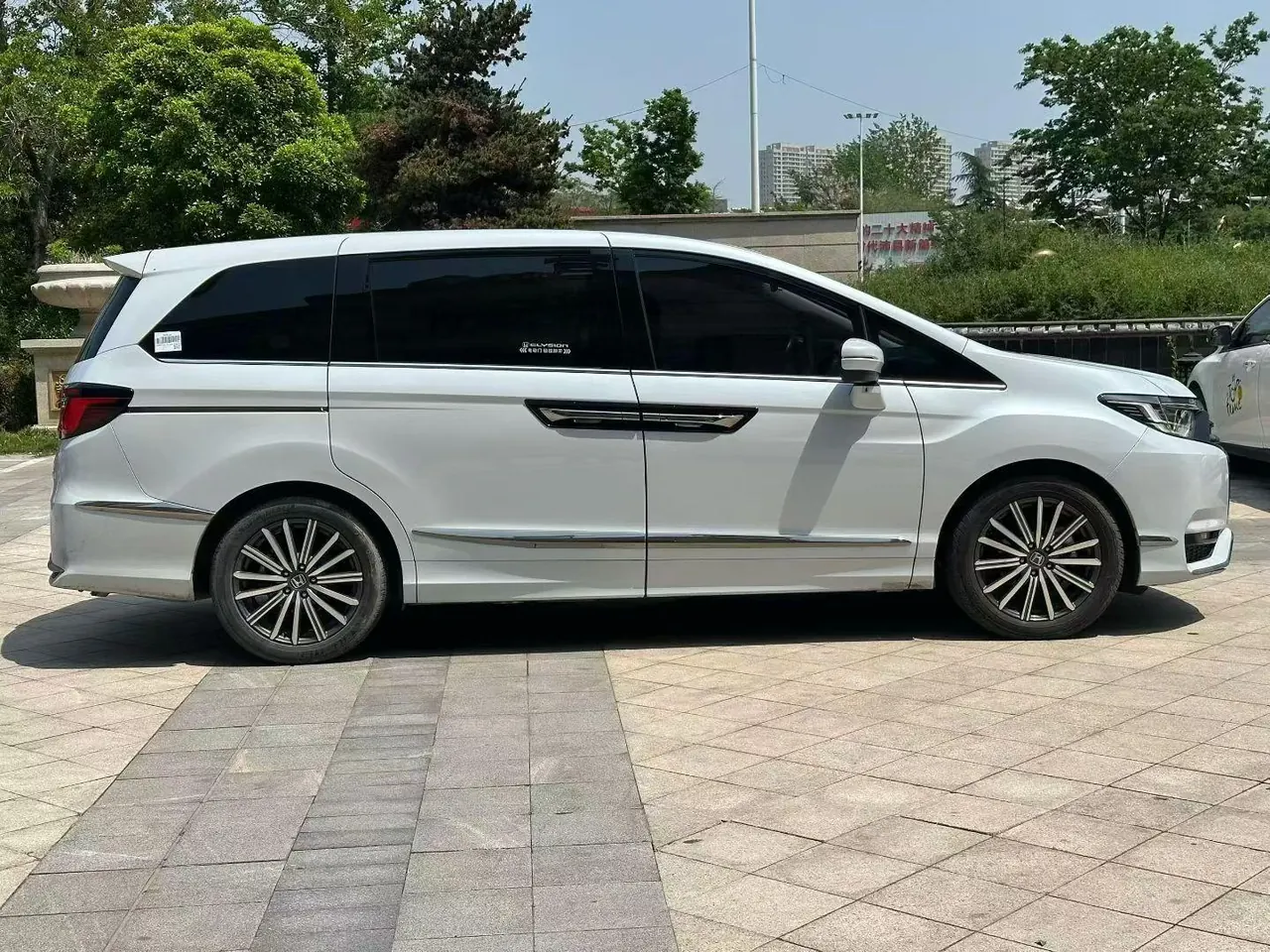 Honda 2024 Alishen e:HEV 2.0 Stepless Deluxe Automatic Gear 2