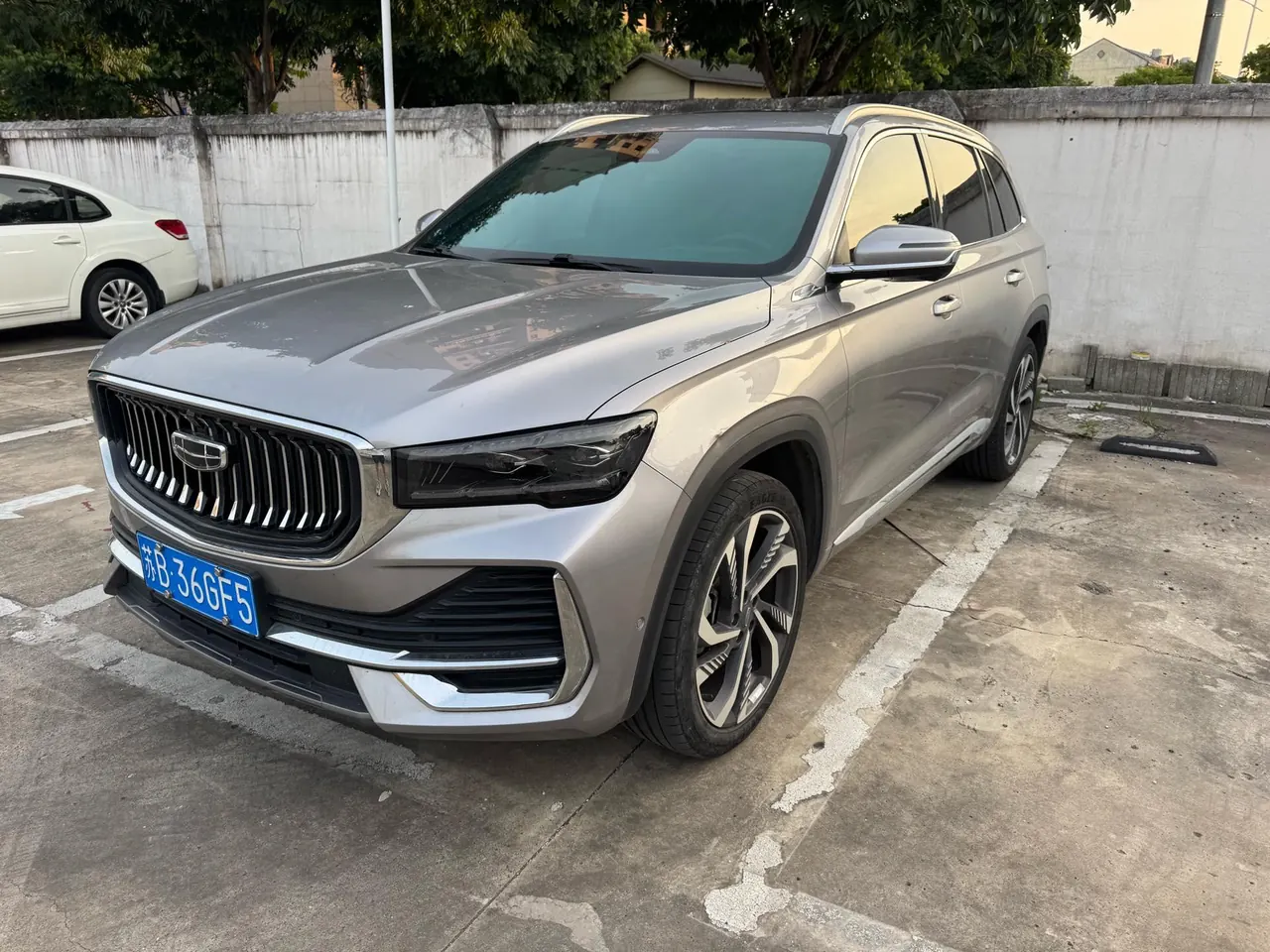 Открыть галерею: Geely 2021 XingyueL (Monjaro) 2.0TD EVO two-wheel drive smart automatic gear