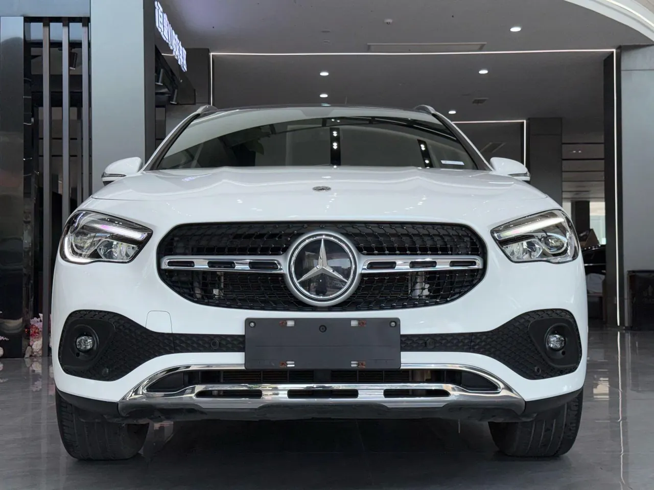 Mercedes Benz 2020 GLA 200 1.3T automatic gear 2
