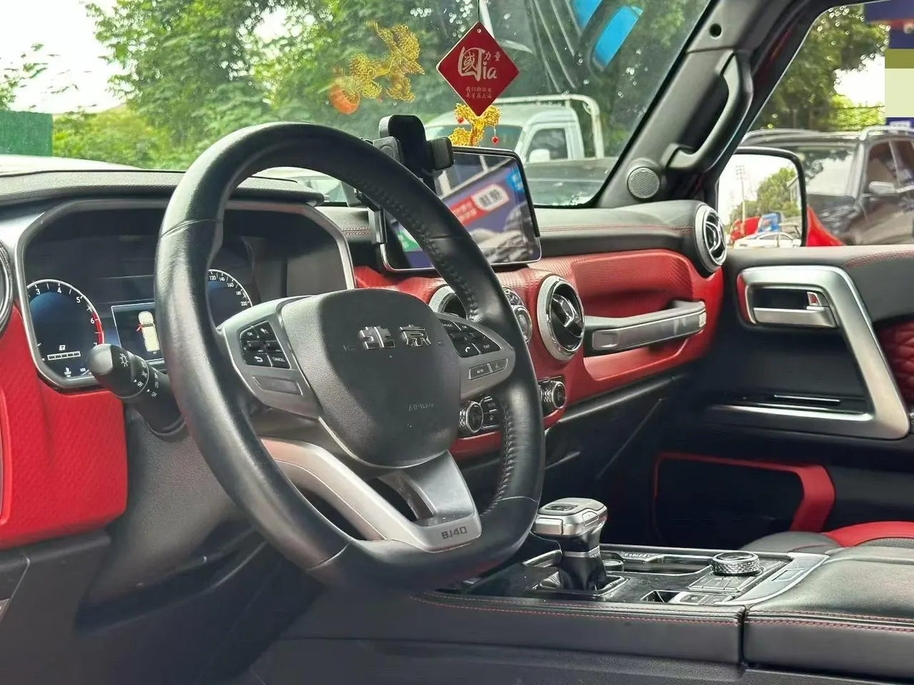 Beijing 2020 BJ40 2.0T 4-wheel drive city hunter version chivalrous automatic gear 3