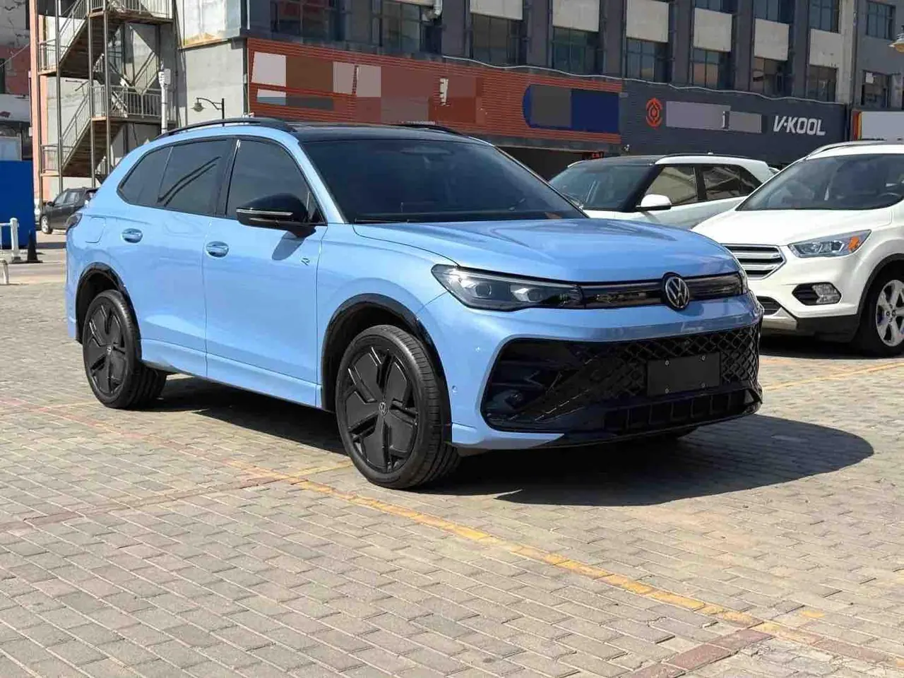 Volkswagen 2024 Tiguan L PRO 2.0TSI 380TSI Four-wheel Drive R-Line Smart Edition Automatic Gear 5