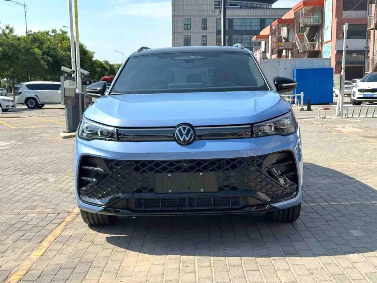 Volkswagen 2024 Tiguan L PRO 2.0TSI 380TSI Four-wheel Drive R-Line Smart Edition Automatic Gear 6