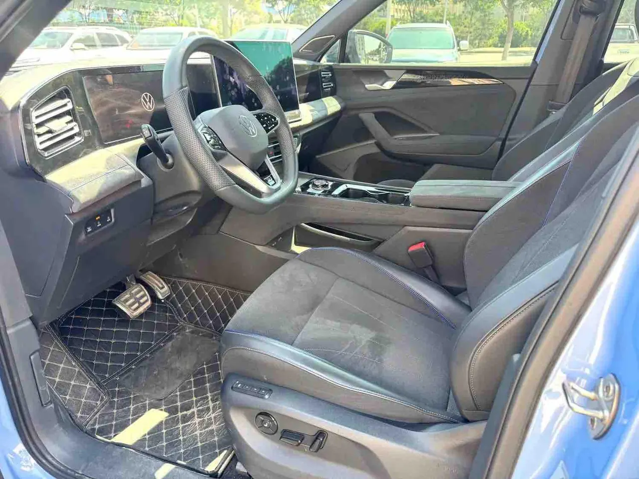 Volkswagen 2024 Tiguan L PRO 2.0TSI 380TSI Four-wheel Drive R-Line Smart Edition Automatic Gear 7