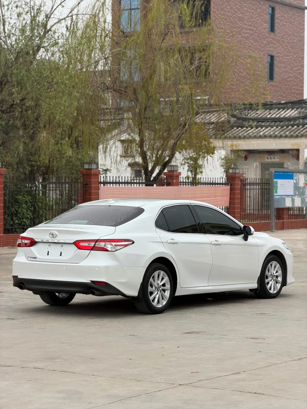Toyota 2021 Camry 2.0G Stepless Deluxe Edition Automatic Gear 12