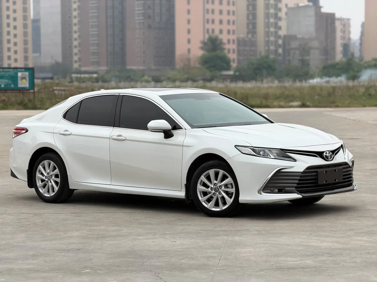 Toyota 2021 Camry 2.0G Stepless Deluxe Edition Automatic Gear 18