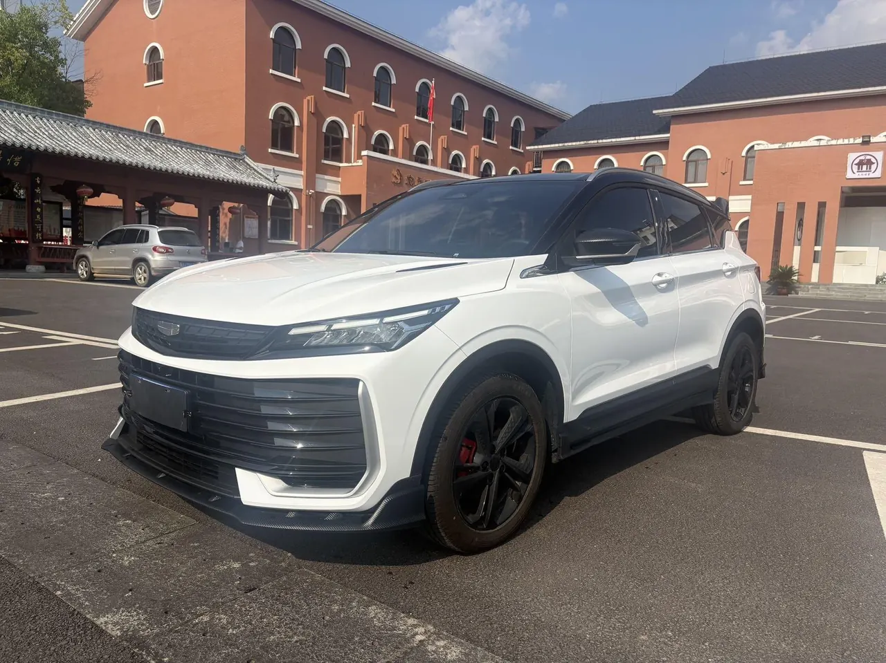 Открыть галерею: Geely 2025 Plantronics L 1.5TD Battle Automatic Gear